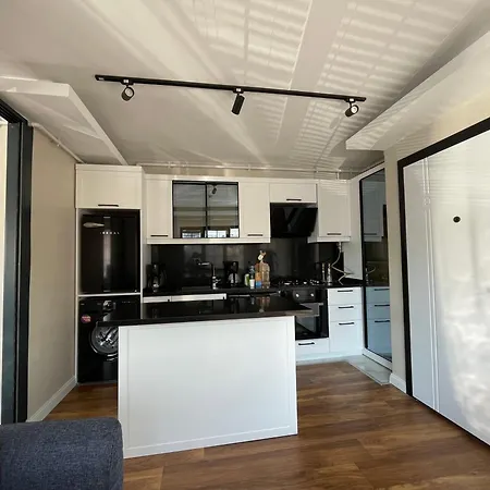 Arc House Apartment *